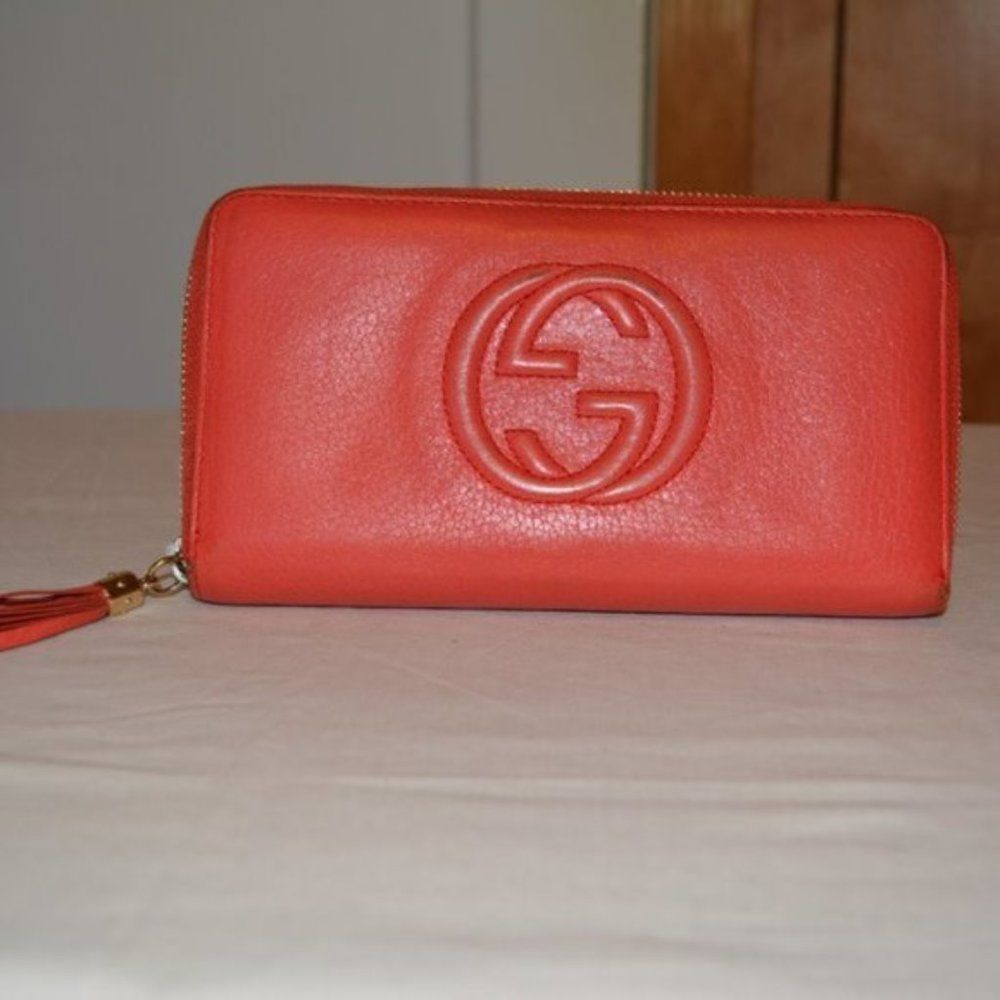 𝅺GUCCI Zippy Wallet Soho